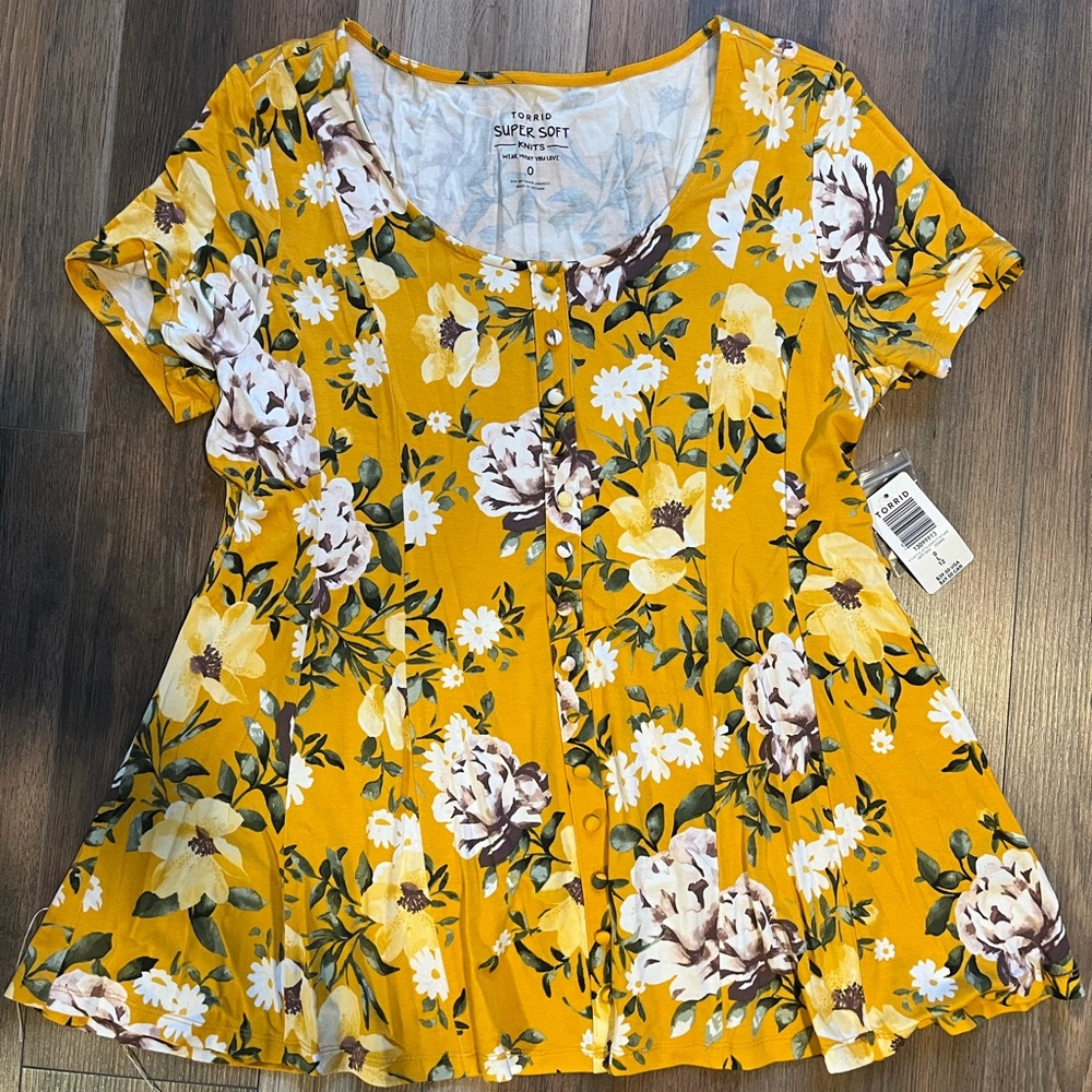 NWT Torrid 0x Yellow Flower Fit N Flare
